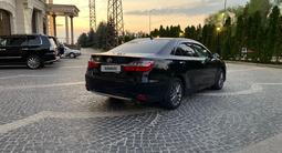 Toyota Camry 2017 года за 13 000 000 тг. в Алматы – фото 2