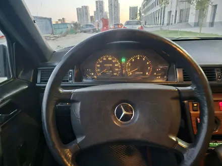 Mercedes-Benz E 400 1991 года за 2 350 000 тг. в Астана – фото 6