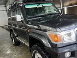 Toyota Land Cruiser Prado 2011 года за 16 000 000 тг. в Актобе – фото 3