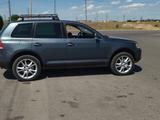 Volkswagen Touareg 2004 года за 4 100 000 тг. в Караганда – фото 3