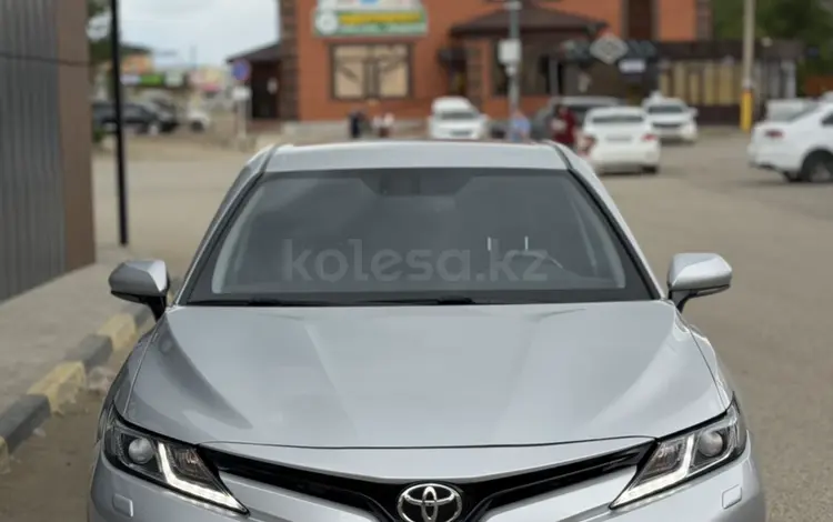 Toyota Camry 2018 года за 12 800 000 тг. в Актобе