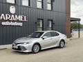 Toyota Camry 2018 года за 12 800 000 тг. в Актобе – фото 2