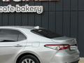 Toyota Camry 2018 года за 12 800 000 тг. в Актобе – фото 5