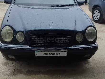 Mercedes-Benz E 320 1999 года за 2 650 000 тг. в Алматы – фото 3