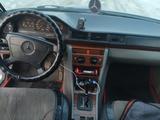 Mercedes-Benz E 200 1993 годаfor1 500 000 тг. в Алматы