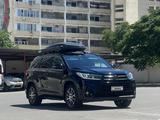 Toyota Highlander 2018 года за 13 600 000 тг. в Актау