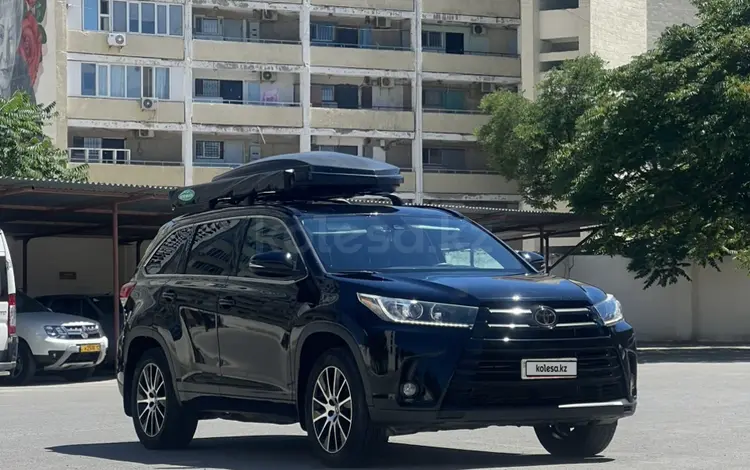Toyota Highlander 2018 года за 13 600 000 тг. в Актау