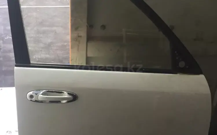 Передняя правая дверь Toyota Land Cruiser 100 за 100 тг. в Караганда