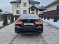 Toyota Camry 2019 года за 15 300 000 тг. в Алматы – фото 3