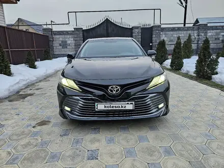 Toyota Camry 2019 года за 15 300 000 тг. в Алматы – фото 6