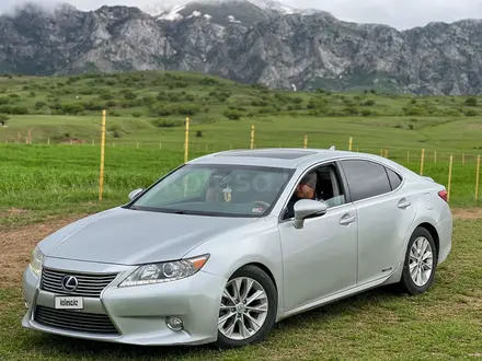 Lexus ES 300h 2013 года за 5 900 000 тг. в Шымкент