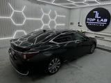 Lexus ES 300h 2021 года за 13 000 000 тг. в Атырау – фото 4