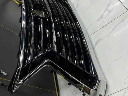 Решетка радиатора OEM для Lexus LX 570 с 2016 по 2022 год за 150 000 тг. в Павлодар – фото 3
