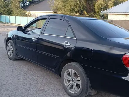Toyota Camry 2004 года за 4 000 000 тг. в Семей – фото 5