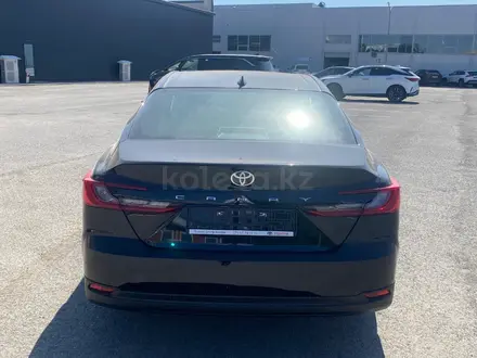 Toyota Camry Luxe 2026 года за 22 190 000 тг. в Актобе – фото 6