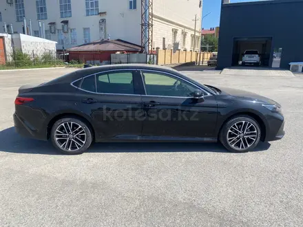 Toyota Camry Luxe 2026 года за 22 190 000 тг. в Актобе – фото 8