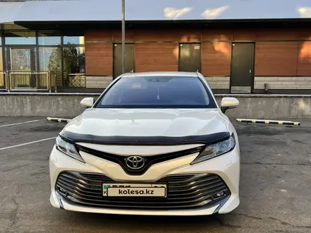 Toyota Camry 2018 года за 13 500 000 тг. в Алматы – фото 4