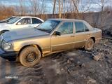 Mercedes-Benz E 200 1990 годаүшін700 000 тг. в Караганда – фото 5