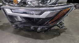 Фар на Тойота Раф4 2019-2025 оригинал RAV4 фары за 101 010 тг. в Алматы – фото 5