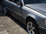 Mercedes-Benz E 230 1991 года за 800 000 тг. в Усть-Каменогорск – фото 3