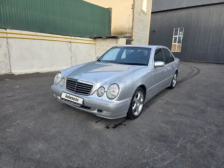 Mercedes-Benz E 320 2001 года за 6 700 000 тг. в Шымкент – фото 2