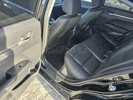 Hyundai Elantra 2019 года за 9 500 000 тг. в Семей – фото 19
