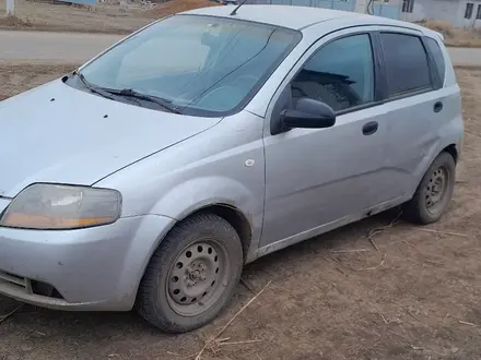 Chevrolet Aveo 2007 года за 800 000 тг. в Уральск – фото 2