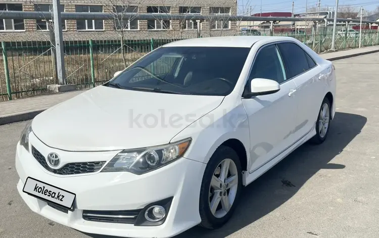 Toyota Camry 2013 годаfor8 800 000 тг. в Атырау