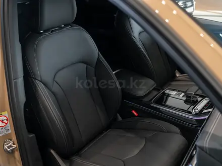 Audi Q7 55 TFSI 2025 года за 52 810 000 тг. в Астана – фото 14