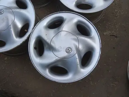 Оригинальные легкосплавные диски на автомашину Volkswagen Sharan (Ге за 125 000 тг. в Астана – фото 2