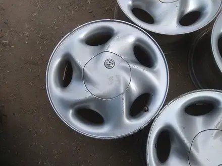 Оригинальные легкосплавные диски на автомашину Volkswagen Sharan (Ге за 125 000 тг. в Астана – фото 3