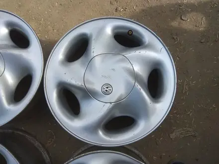 Оригинальные легкосплавные диски на автомашину Volkswagen Sharan (Ге за 125 000 тг. в Астана – фото 4