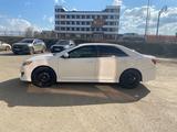 Toyota Camry 2013 годаүшін6 100 000 тг. в Актобе – фото 2