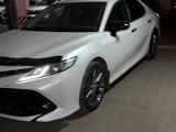 Toyota Camry 2018 года за 12 300 000 тг. в Астана – фото 3