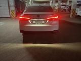 Toyota Camry 2018 года за 12 300 000 тг. в Астана – фото 5