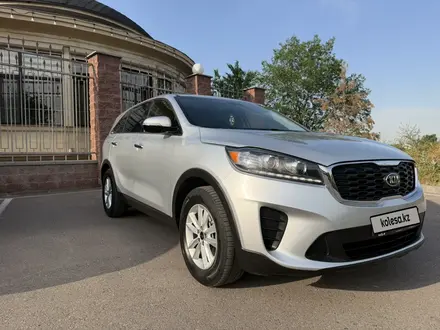 Kia Sorento 2018 года за 11 800 000 тг. в Алматы – фото 2