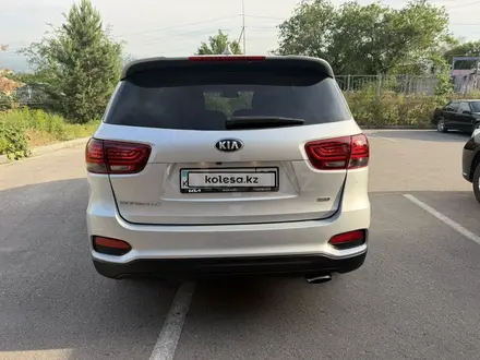 Kia Sorento 2018 года за 11 800 000 тг. в Алматы – фото 4