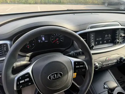 Kia Sorento 2018 года за 11 800 000 тг. в Алматы – фото 20