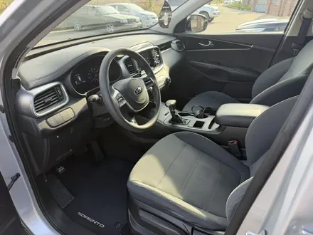 Kia Sorento 2018 года за 11 800 000 тг. в Алматы – фото 21