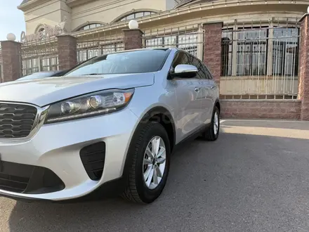 Kia Sorento 2018 года за 11 800 000 тг. в Алматы – фото 3