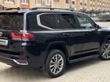 Toyota Land Cruiser 2023 года за 62 500 000 тг. в Актобе – фото 3