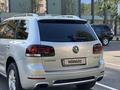 Volkswagen Touareg 2008 года за 5 000 000 тг. в Алматы – фото 10