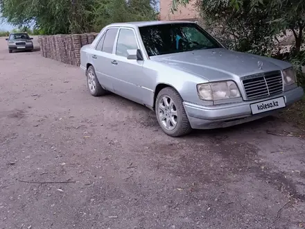 Mercedes-Benz E 280 1993 года за 1 650 000 тг. в Караганда – фото 3