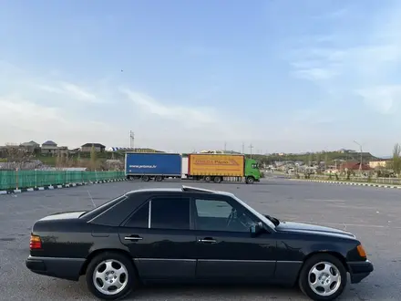 Mercedes-Benz E 200 1993 года за 2 100 000 тг. в Шымкент – фото 16