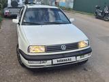 Volkswagen Vento 1993 года за 2 500 000 тг. в Астана – фото 2