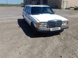 Mercedes-Benz E 240 1982 года за 1 100 000 тг. в Караганда