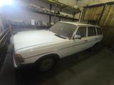 Mercedes-Benz E 240 1982 года за 1 100 000 тг. в Караганда – фото 4