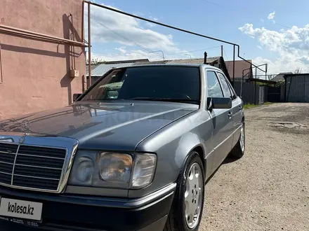 Mercedes-Benz E 280 1990 года за 2 800 000 тг. в Алматы – фото 4