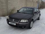 Volkswagen Passat 2004 годаfor2 800 000 тг. в Семей