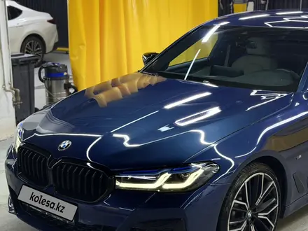BMW 530 2021 года за 24 500 000 тг. в Алматы – фото 2